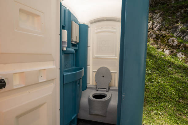 Best Portable toilet rental cost  in Cashton, WI